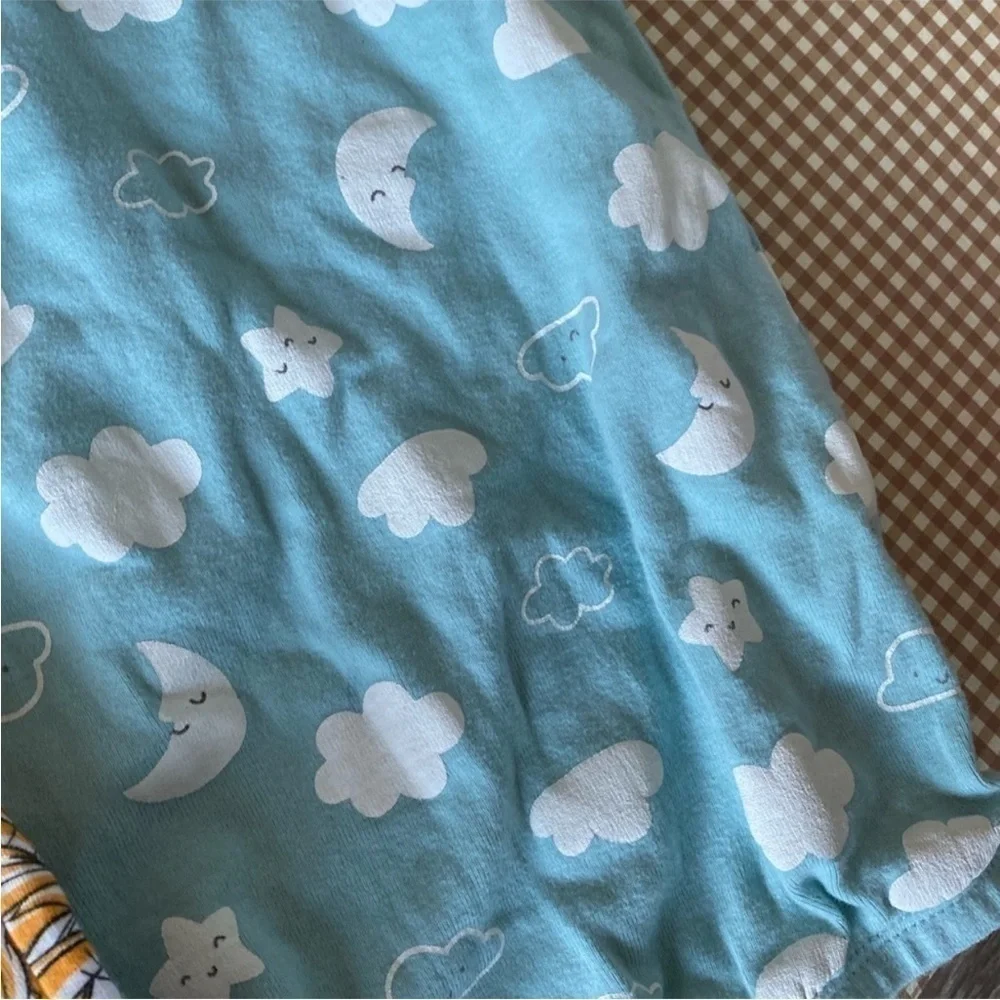 Mickey‎ Mouse Halloween footie & 2 Carter's nightgowns. 0-3 months